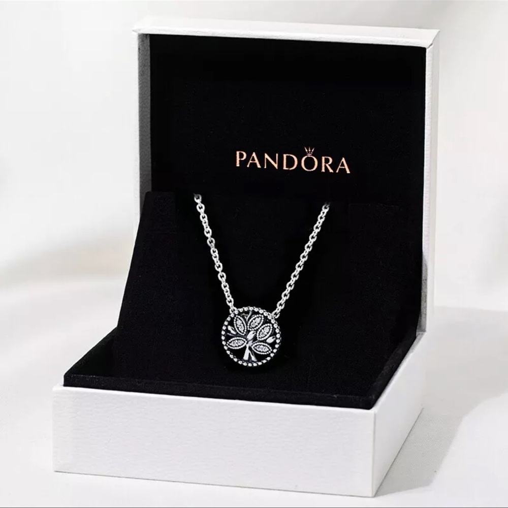 NWT PANDORA Family Tree of Life Pendant Chain Necklace Color Silver
